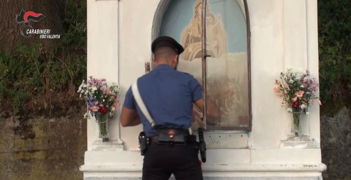 Droga nascosta nell’edicola votiva della Madonna, tre arresti a Zungri – Video