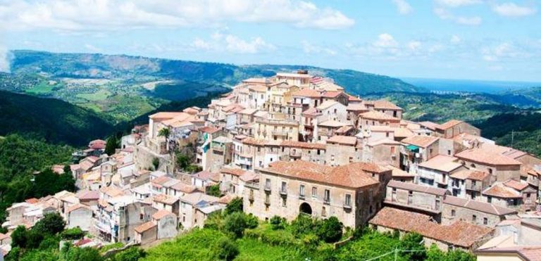 “Borghi del lago Angitola”, il Comune di Monterosso avvia la gara d’appalto per i lavori