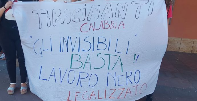 Tirocinanti Vibo: tra Provincia, Comune e altri enti sono decine i precari che rischiano il lavoro