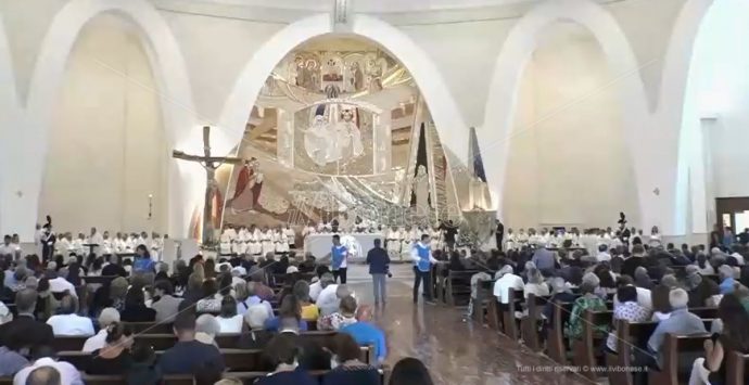 Consacrazione chiesa a Paravati, il sindaco di Acquaro: «Giornata storica»