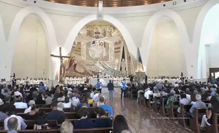 Consacrazione chiesa a Paravati, il sindaco di Acquaro: «Giornata storica»