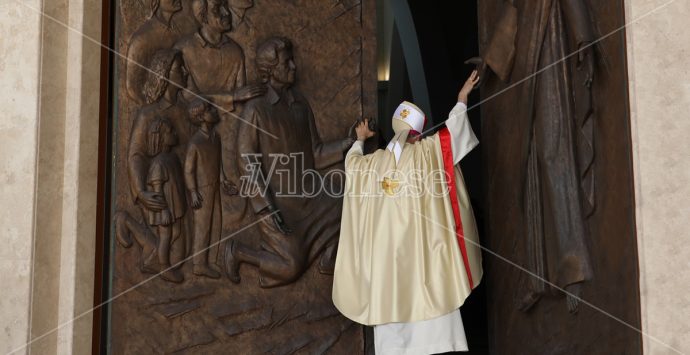 Apertura della chiesa di Natuzza: il racconto in foto di una giornata storica