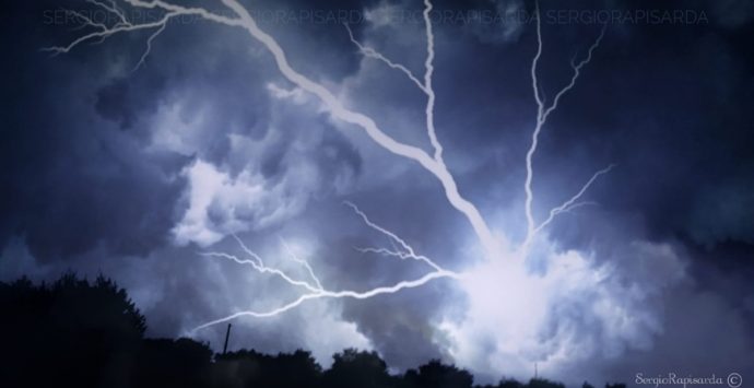 Calabria: i Comuni chiudono le scuole per l’allerta meteo, l’elenco aggiornato in tempo reale