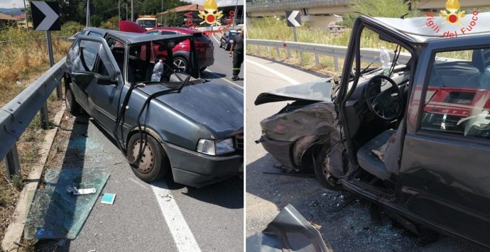 Incidente sulla Trasversale delle Serre: ferite due donne nell’impatto tra due auto