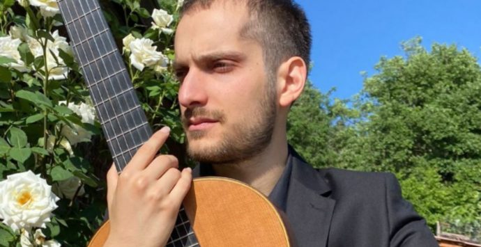 Nicotera, al Festival chitarristico il talento di Jacopo Puleo