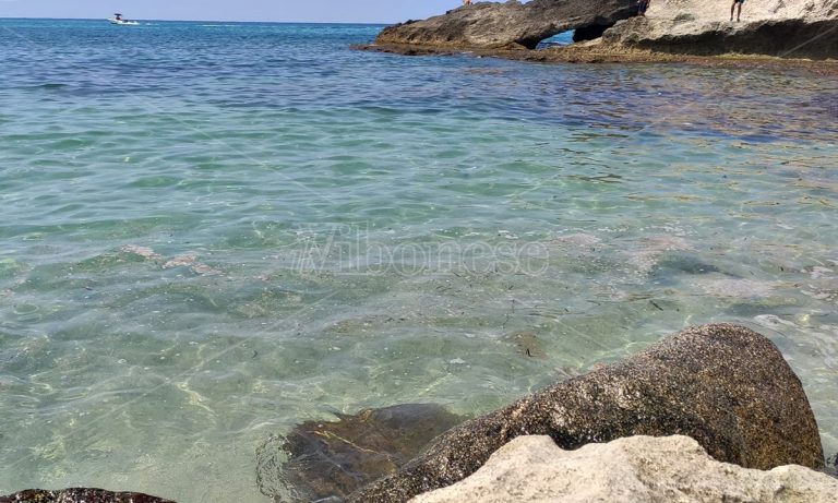 Baia di Riaci, mare sporco anche in una delle più belle località del Vibonese