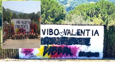 Murale imbrattato a Vibo Marina, Libera si dà appuntamento per pulirlo