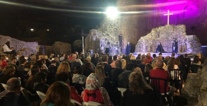 Mito e teatro, grande successo per la prima edizione di Soriano augustea