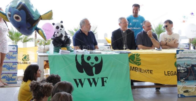 “Vibo Marina c’è”: iniziativa green al lido La Playa con vescovo, Legambiente e Wwf -Video