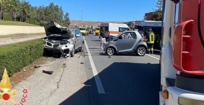 Drammatico incidente sulla statale 106 vicino Crotone: un morto tre feriti