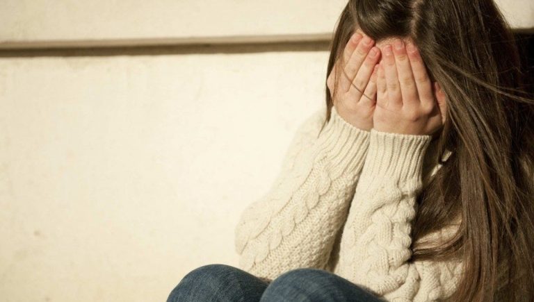 Violenza sessuale sulla nipote 15enne nel Crotonese, divieto di avvicinamento per lo zio