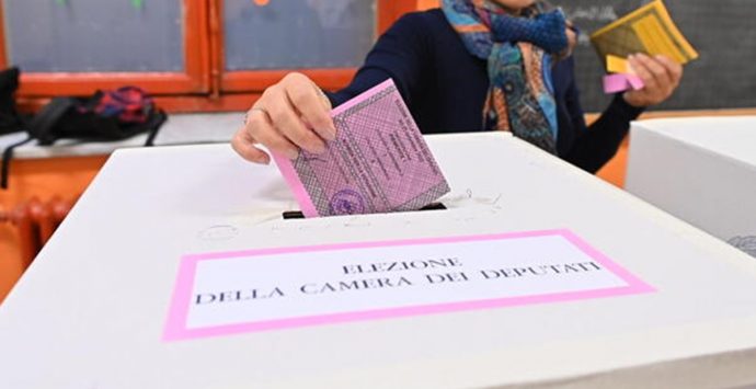 Elezioni politiche, alle ore 19 ha votato il 36,92% dei calabresi: l’affluenza nei comuni vibonesi