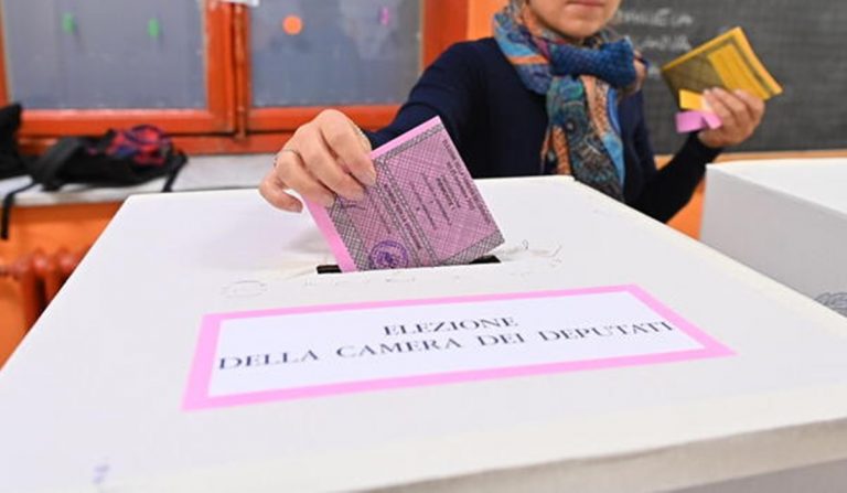 Elezioni politiche, alle ore 19 ha votato il 36,92% dei calabresi: l’affluenza nei comuni vibonesi