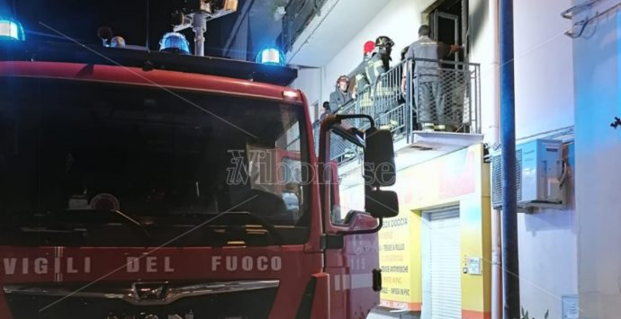 Incendio in un appartamento a Reggio Calabria, trovato morto un anziano