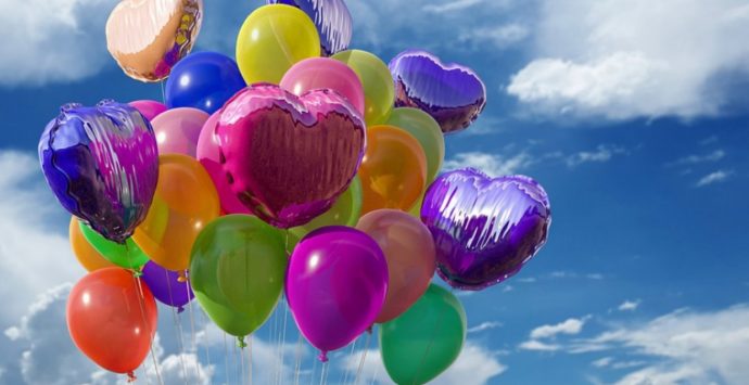 Dieci Comuni calabresi dicono no al rilascio in volo dei palloncini: ecco quali sono