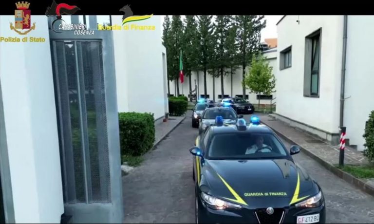 Tra vecchia guardia e nuove leve, così la Dda ha smantellato le cosche di Cosenza – Video