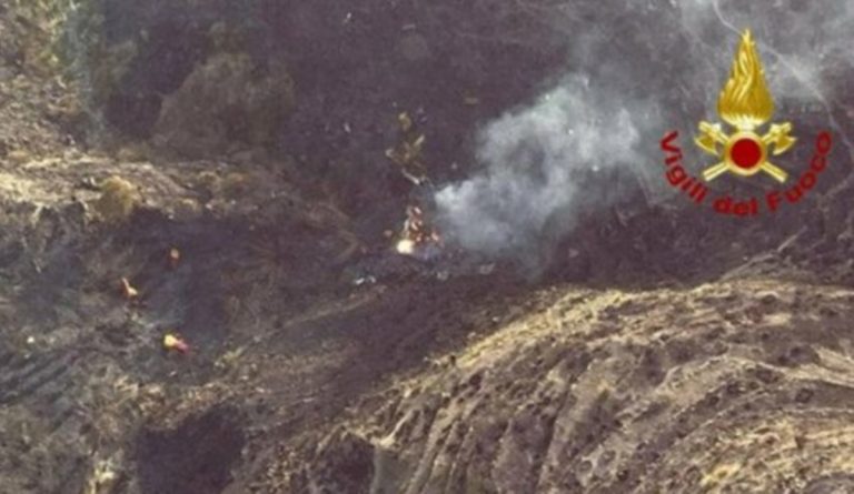 Canadair partito da Lamezia Terme precipita e si schianta sull’Etna – Video
