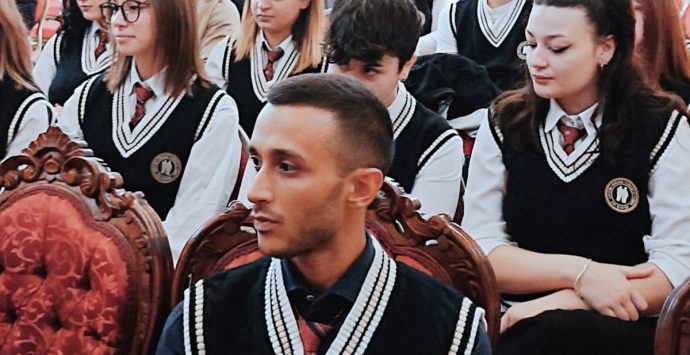 Vibo: studenti dell’Istituto Italiano di Criminologia indossano le divise