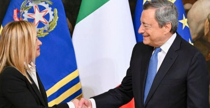 Passaggio di consegne tra Mario Draghi e Giorgia Meloni: al via il nuovo Governo