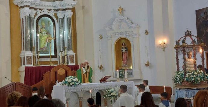 San Costantino Calabro, commozione alla messa di commiato di don Sicari