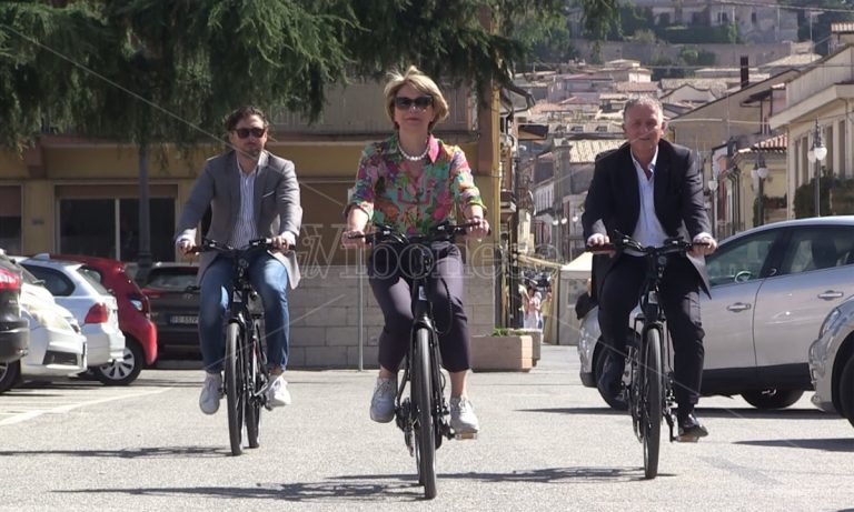 Vibo: inaugurato il Bike Sharing, ma non è ancora fruibile – Video