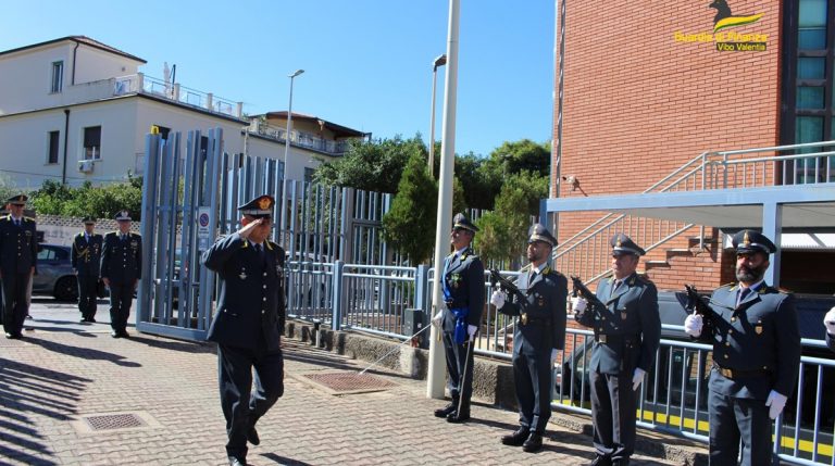 Vibo: il comandante Rosario Lorusso visita il comando provinciale della Finanza