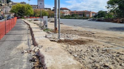 Lavori fermi in Piazza Spogliatore a Vibo, «nuove esigenze» prolungano la consegna dell’opera