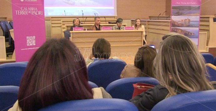 A Vibo presentato il progetto «Calabria, terra dei padri» per incentivare il turismo di ritorno – Video