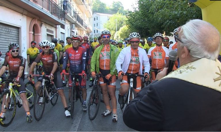 Ciclisti da tutta la Calabria a Monterosso per la “Bec Madonna del Rosario” – Video