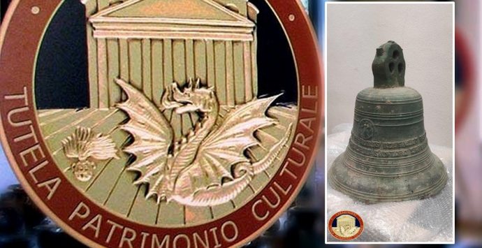 Campana bronzea ritrovata in abitazione del Vibonese restituita al Museo diocesano di Reggio
