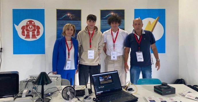 L’Itg-Iti di Vibo al Maker Faire di Roma con un “robot” che legge il pensiero