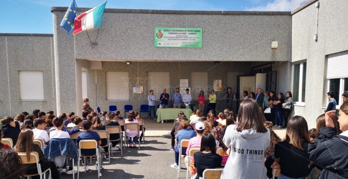 Alla scuola media di Limbadi il premio all’impegno civico “Piero Calamandrei”
