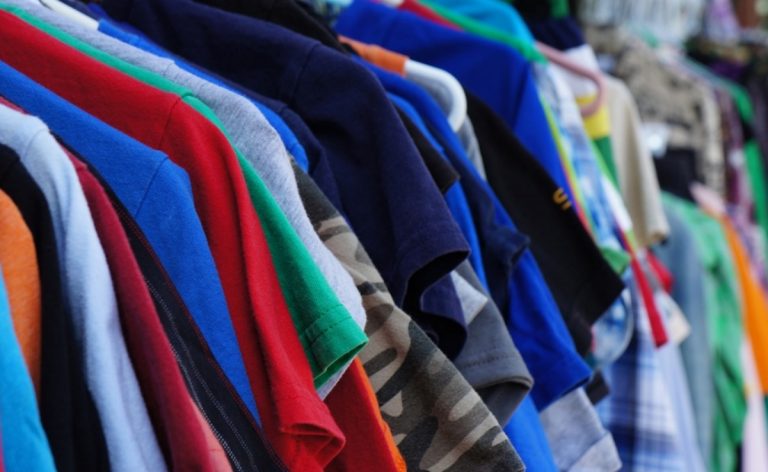 A Briatico nasce “L’armadio solidale” per dare una seconda vita agli abiti usati