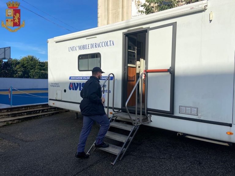 Vibo, alla scuola di Polizia fa tappa la “Maratona del Donatore”