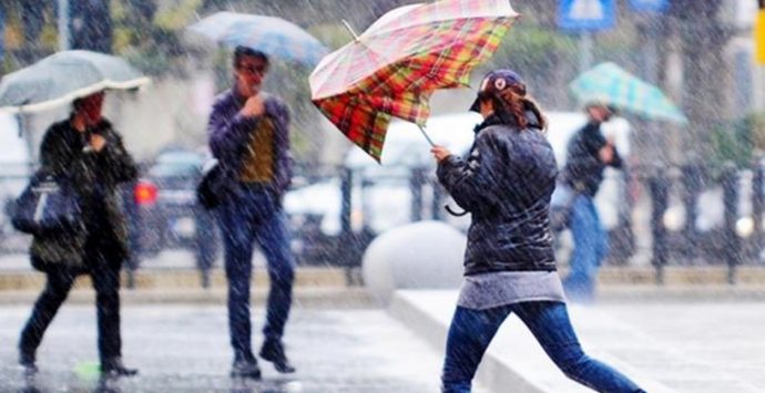 Meteo Calabria: temporali, vento e ritorna anche la neve. Decisa l’allerta gialla