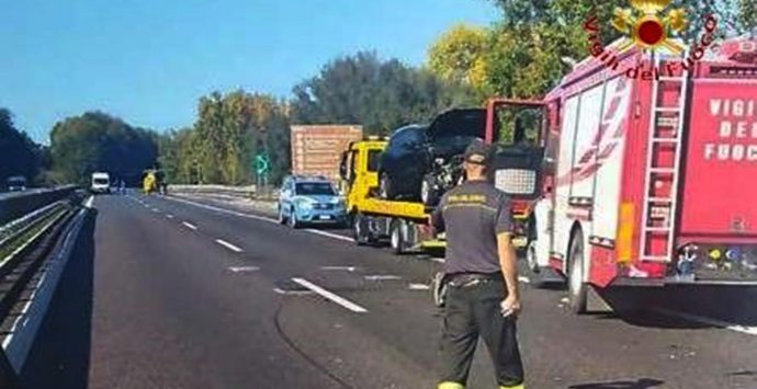 Incidente lungo l’A2 nei pressi di Sant’Onofrio, coinvolte due auto