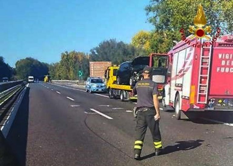 Incidente lungo l’A2 nei pressi di Sant’Onofrio, coinvolte due auto