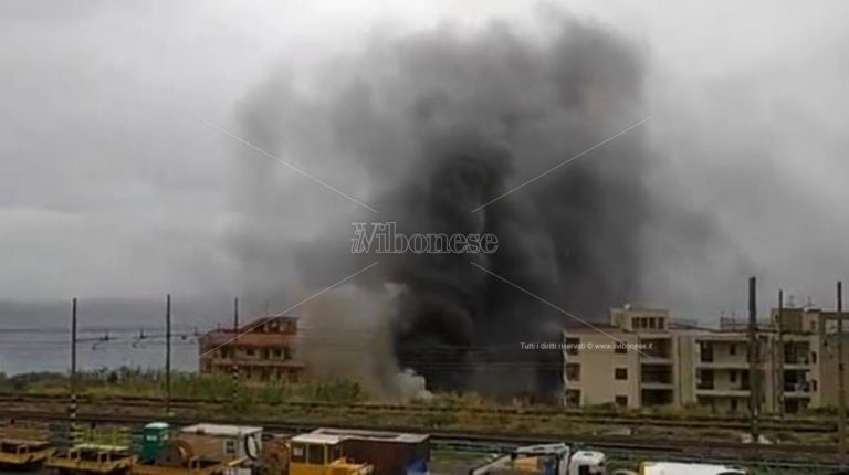 Bombole di gas esplodono a Bagnara Calabra: un morto e due feriti gravi – Video