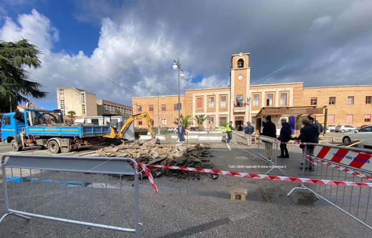 Vibo, controlli archeologici in piazza Municipio: arriva un nuovo direttore dei lavori