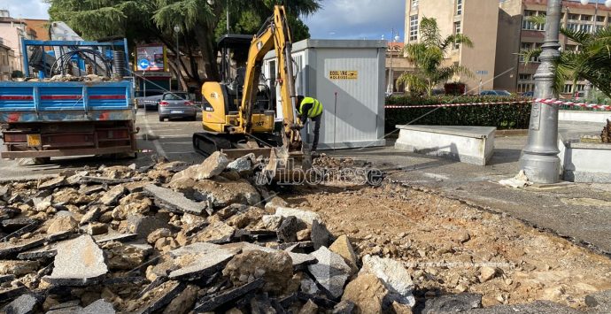 Vibo, lavori in Piazza Municipio fermi per il maltempo