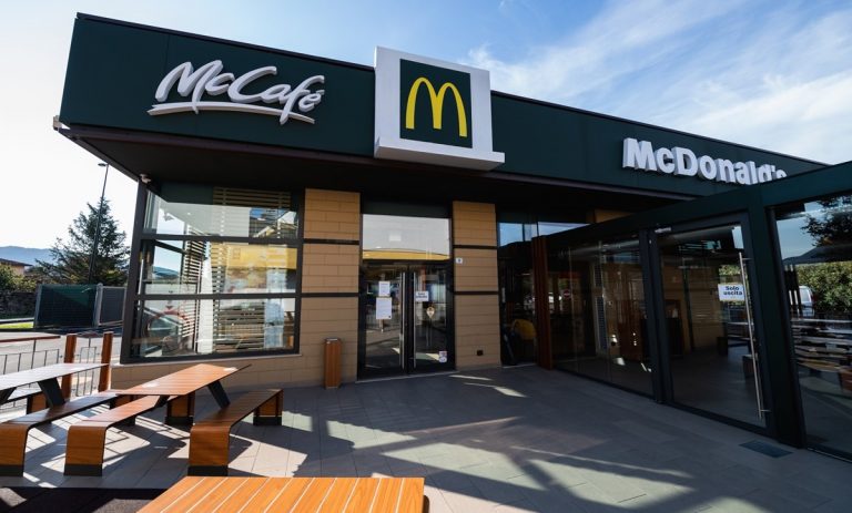 Pasti caldi alle famiglie in difficoltà, sbarca anche a Vibo l’iniziativa di McDonald’s