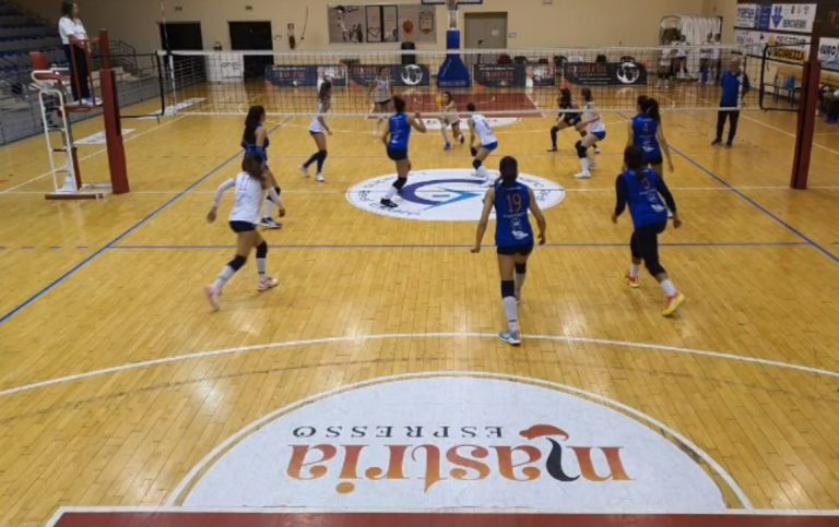 Volley, la TodoSport soffre ma vince nella gara contro Stella Azzurra Catanzaro