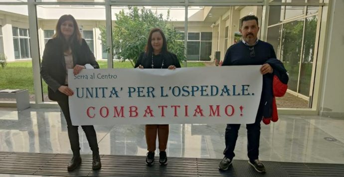 Il movimento Serra al Centro si mobilita contro la chiusura del reparto di lungodegenza: «Impoverimento dell’ospedale»