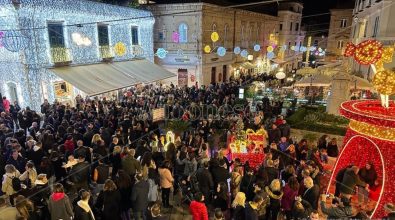 A migliaia invadono il villaggio di Babbo Natale a Tropea