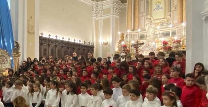 Vibo, Duomo di San Leoluca: gli alunni della De Amicis si esibiscono con i Parafonè