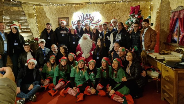 Paravati, boom di visitatori ad ammirare la “Casa di Babbo Natale” – Foto