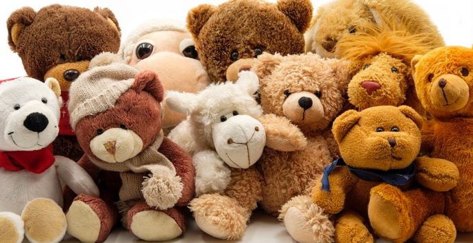 Un Natale col sorriso per i bimbi della Pediatria di Vibo: via alla raccolta di giocattoli