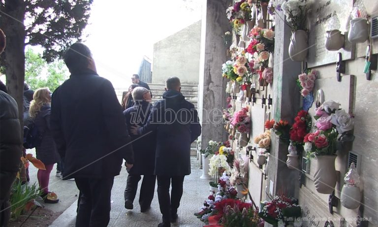 Libera commemora i migranti sepolti nel cimitero di Bivona – Video