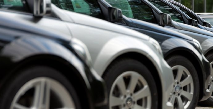 Ritrovata nel Vibonese un’auto rubata a Bolzano nell’estate 2023: indagini per individuare i responsabili