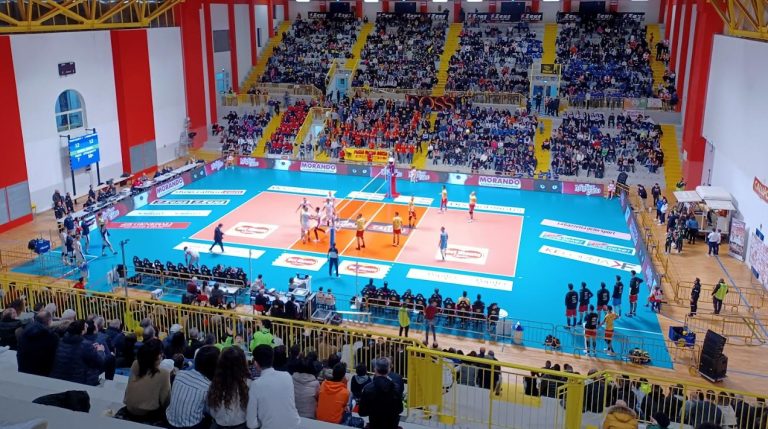 Volley, la finale della Coppa Italia al PalaMaiata: la Tonno Callipo sfida Castellana Grotte